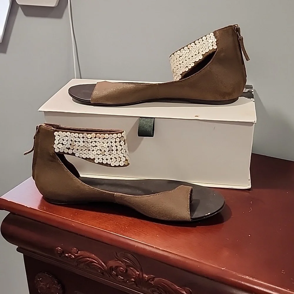 Elizabeth and James sandals size 8 brownish gray with amazing details - Picture 1 of 8